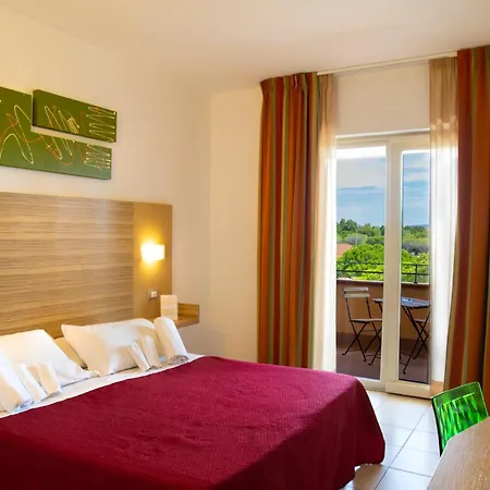 Riva Dei Cavalleggeri 酒店 3*