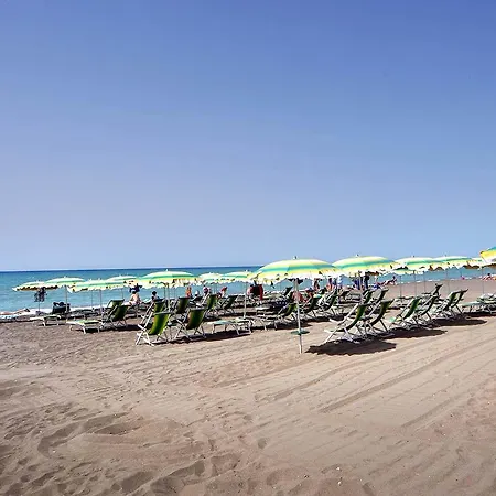 Riva Dei Cavalleggeri 3* 毕博纳的码头