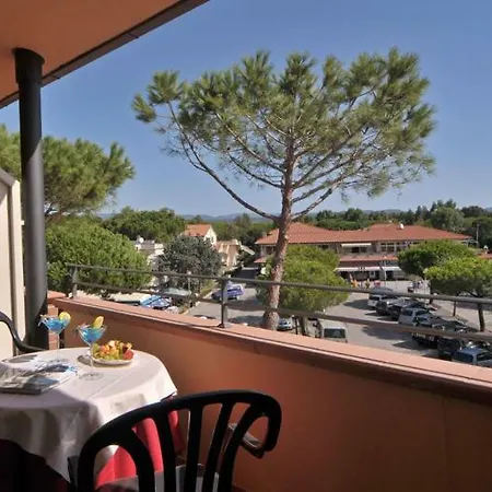 Riva Dei Cavalleggeri 3* 毕博纳的码头