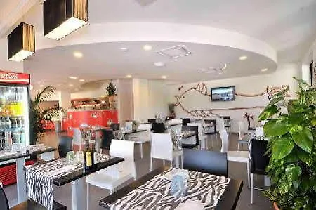 酒店 Riva Dei Cavalleggeri 3*