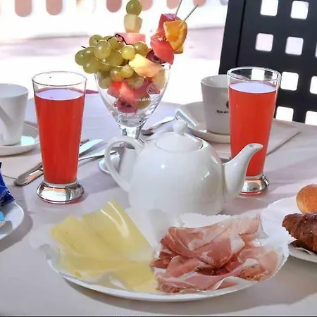 Riva Dei Cavalleggeri Hotel Marina Di Bibbona